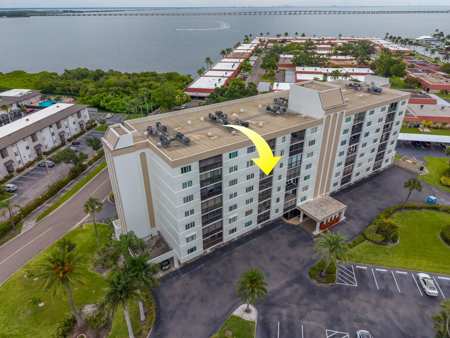 Real estate photography — 19029 US Highway 19 North, Clearwater, Florida, 33764 | 4D Productions