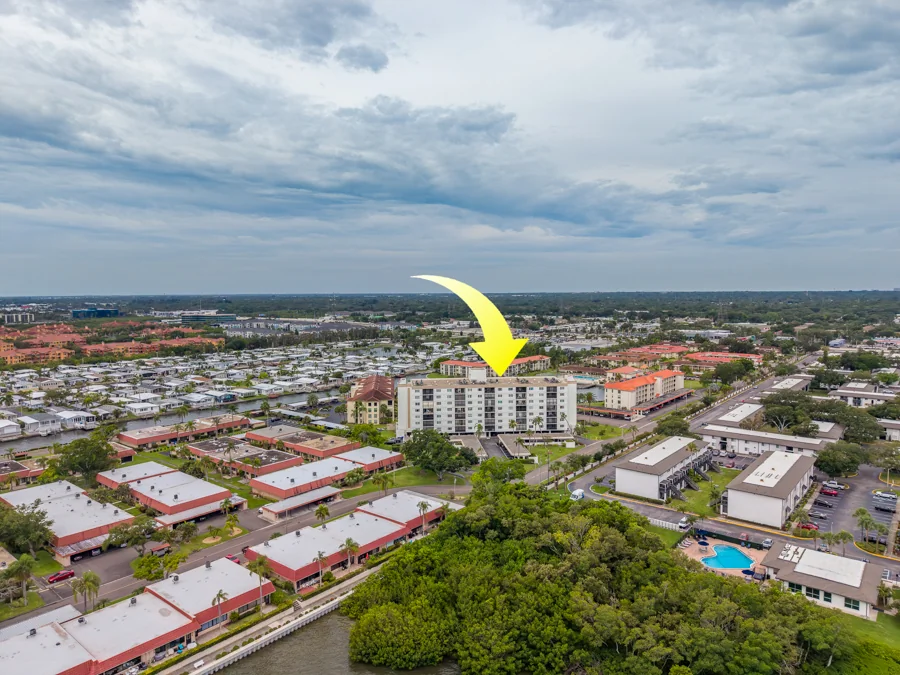 Real estate photography — 19029 US Highway 19 North, Clearwater, Florida, 33764 | 4D Productions