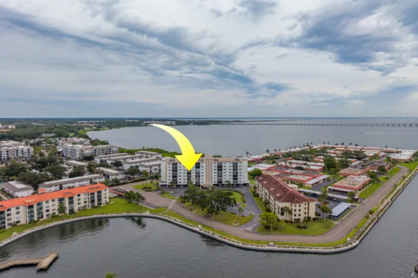 Real estate photography — 19029 US Highway 19 North, Clearwater, Florida, 33764 | 4D Productions