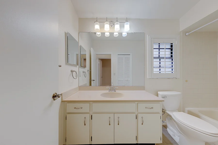 Real estate photography — 2022 Nash Drive, Clearwater, Florida, 33763 | 4D Productions