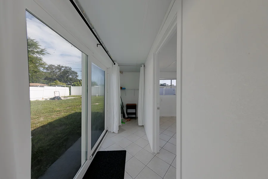 Real estate photography — 5937 38th Avenue North, St. Petersburg, Florida, 33710 | 4D Productions