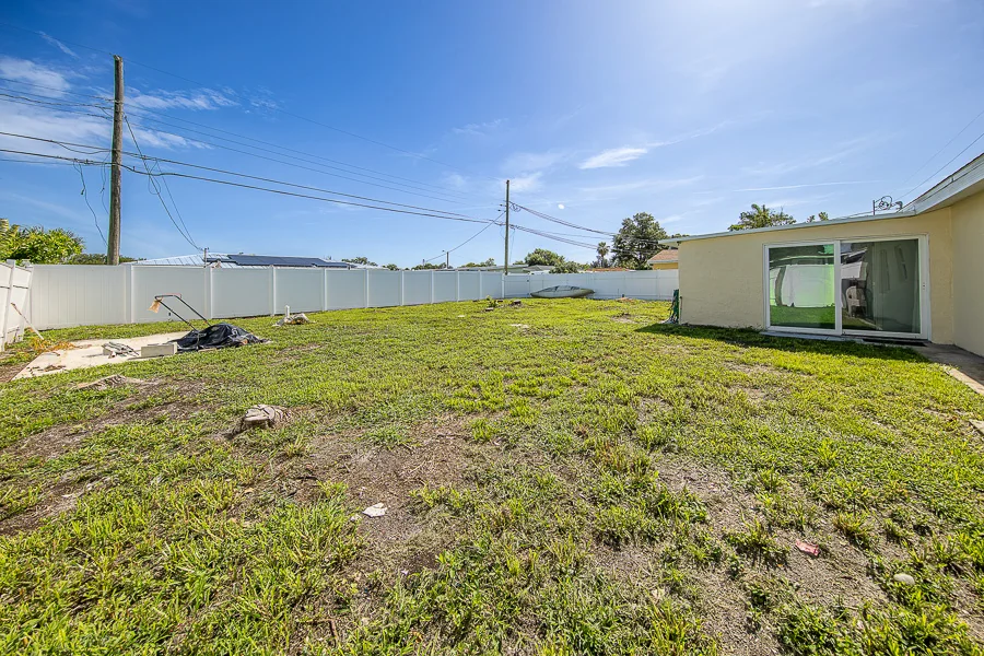 Real estate photography — 5937 38th Avenue North, St. Petersburg, Florida, 33710 | 4D Productions