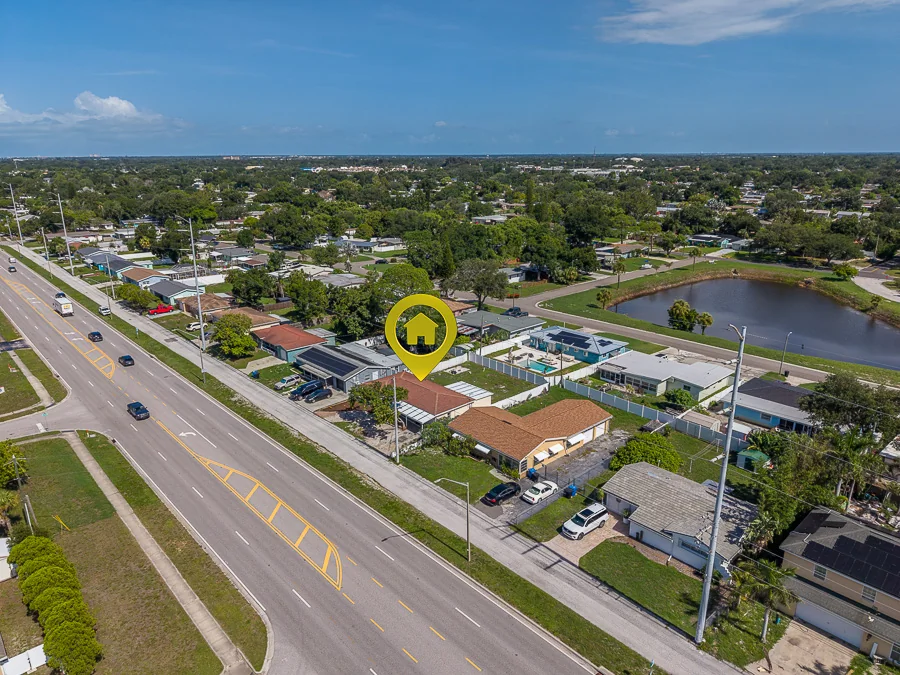 Real estate photography — 5937 38th Avenue North, St. Petersburg, Florida, 33710 | 4D Productions