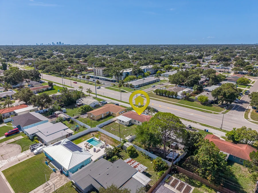 Real estate photography — 5937 38th Avenue North, St. Petersburg, Florida, 33710 | 4D Productions