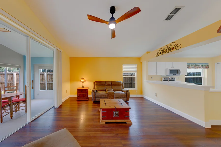 Real estate photography — 8422 Poydras Lane, Tampa, Florida, 33635 | 4D Productions