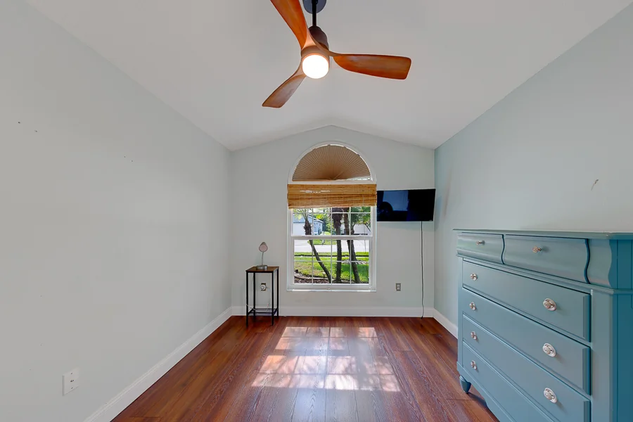 Real estate photography — 8422 Poydras Lane, Tampa, Florida, 33635 | 4D Productions