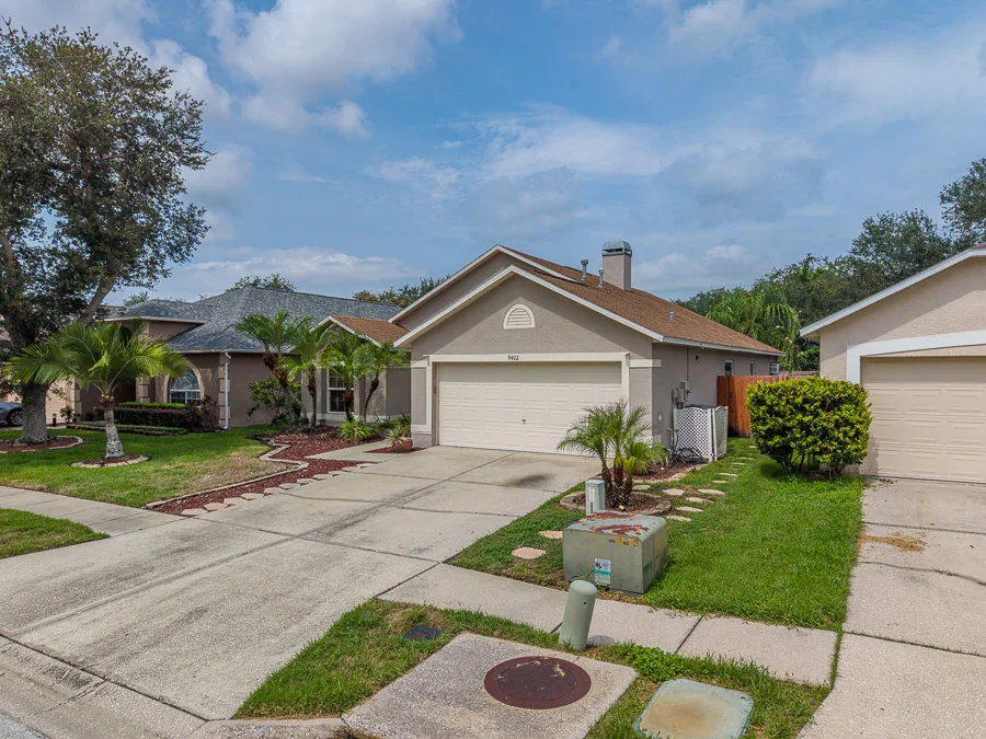 Real estate photography — 8422 Poydras Lane, Tampa, Florida, 33635 | 4D Productions