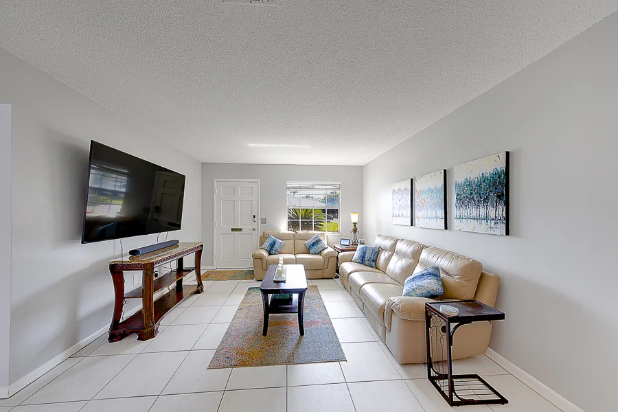 Real estate photography — 9906 Lily Street, Pinellas Park, Florida, 33782 | 4D Productions
