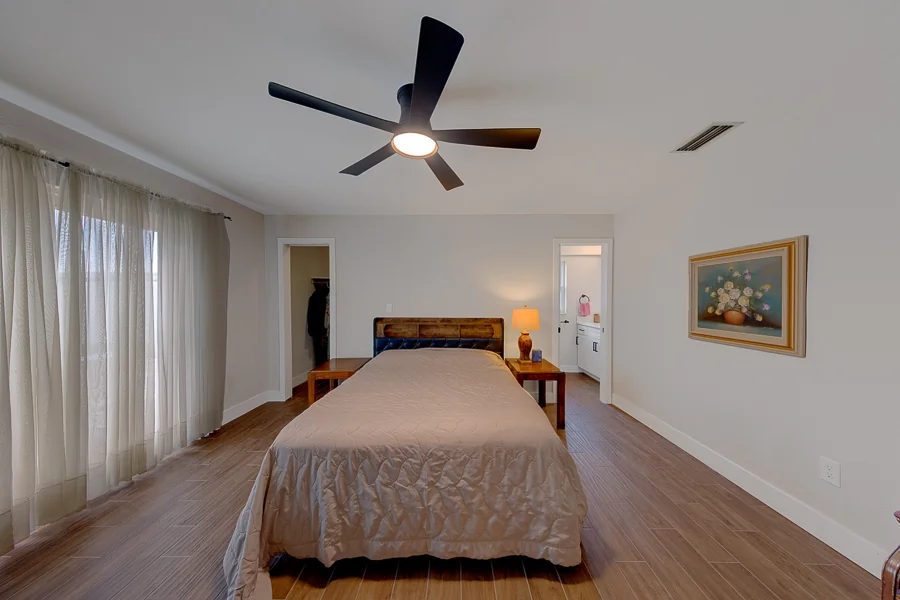 Real estate photography — 11602 Grove St,, Seminole, Florida, 33772 | 4D Productions