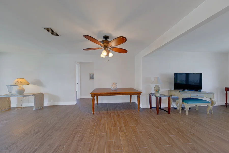 Real estate photography — 11602 Grove St,, Seminole, Florida, 33772 | 4D Productions