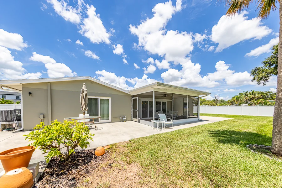 Real estate photography — 11602 Grove St,, Seminole, Florida, 33772 | 4D Productions