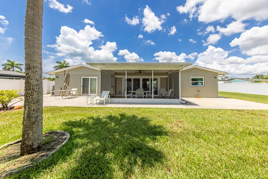 Real estate photography — 11602 Grove St,, Seminole, Florida, 33772 | 4D Productions