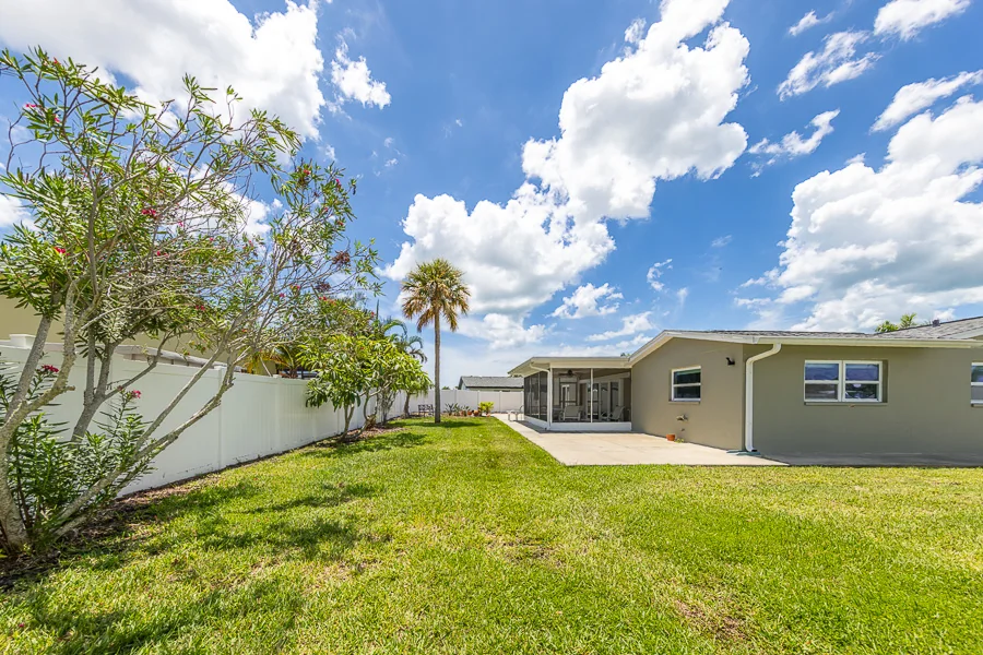 Real estate photography — 11602 Grove St,, Seminole, Florida, 33772 | 4D Productions