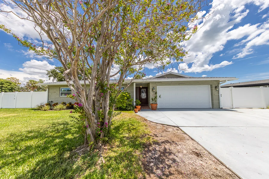Real estate photography — 11602 Grove St,, Seminole, Florida, 33772 | 4D Productions