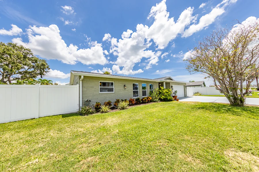 Real estate photography — 11602 Grove St,, Seminole, Florida, 33772 | 4D Productions