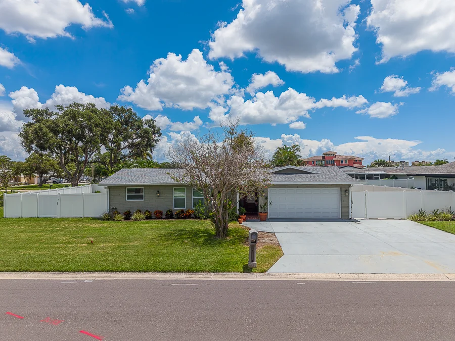 Real estate photography — 11602 Grove St,, Seminole, Florida, 33772 | 4D Productions