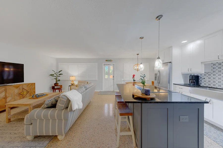 Real estate photography — 121 46th Avenue, St. Pete Beach, Florida, 33706 | 4D Productions