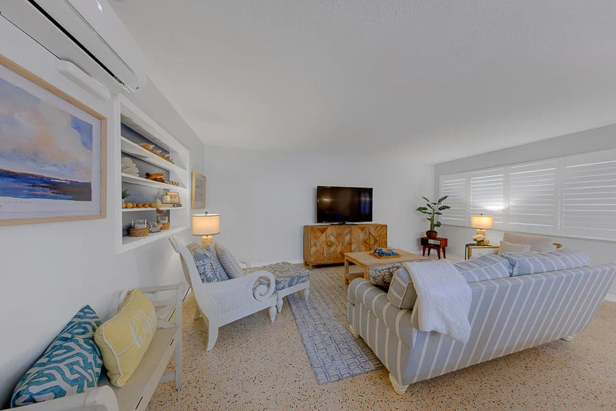 Real estate photography — 121 46th Avenue, St. Pete Beach, Florida, 33706 | 4D Productions