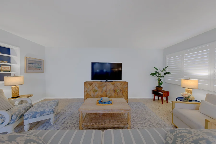 Real estate photography — 121 46th Avenue, St. Pete Beach, Florida, 33706 | 4D Productions