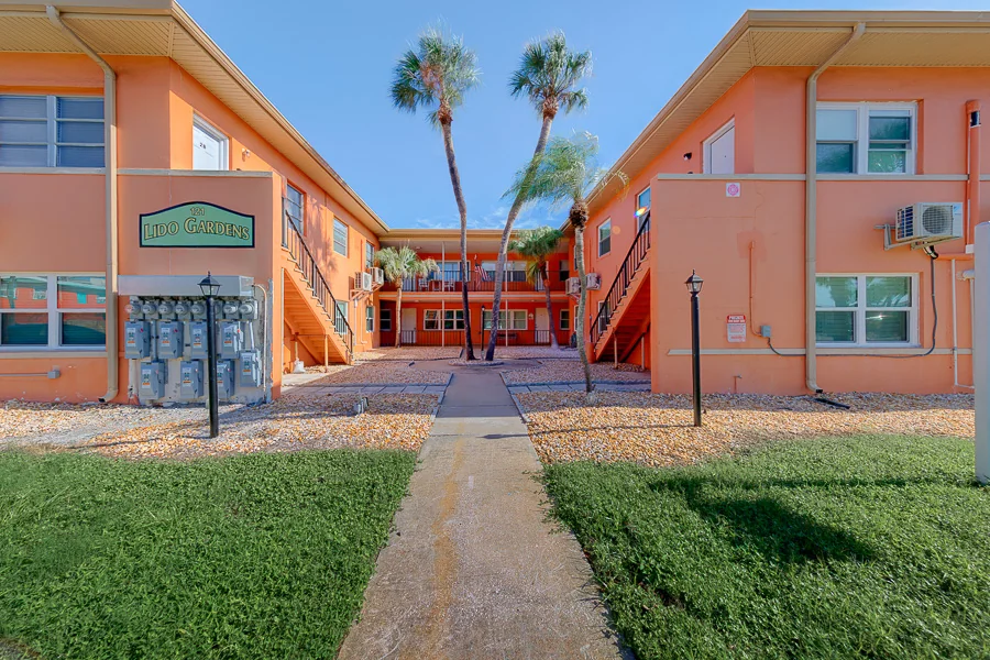 Real estate photography — 121 46th Avenue, St. Pete Beach, Florida, 33706 | 4D Productions