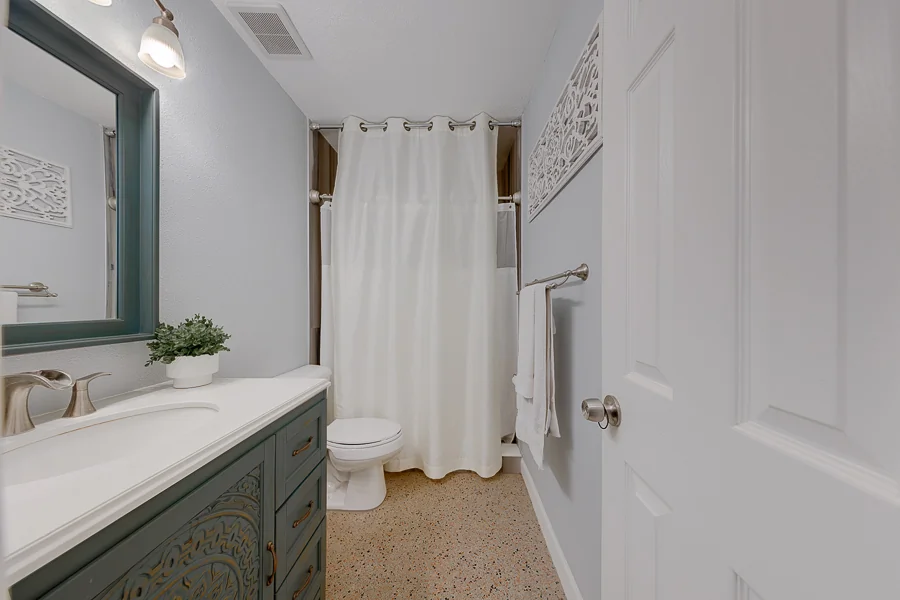 Real estate photography — 121 46th Avenue, St. Pete Beach, Florida, 33706 | 4D Productions