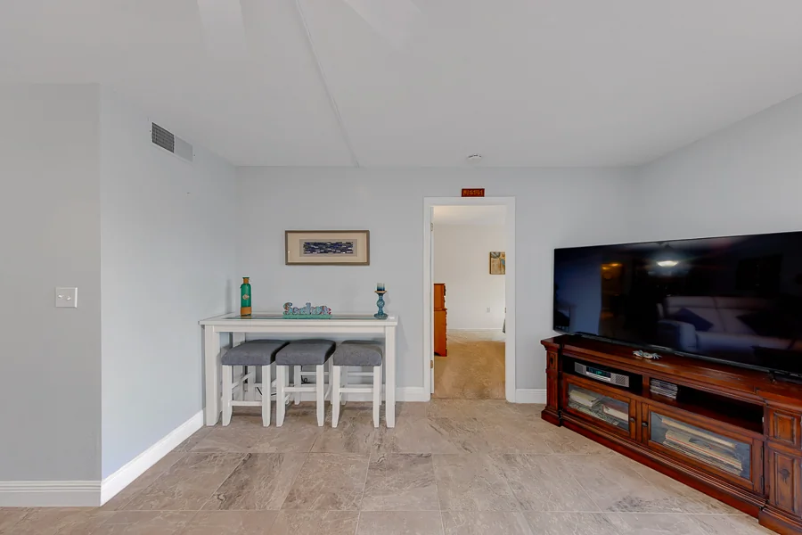 Real estate photography — 19029 us hwy 19 n #26-204, Clearwater, FL, 33764 | 4D Productions