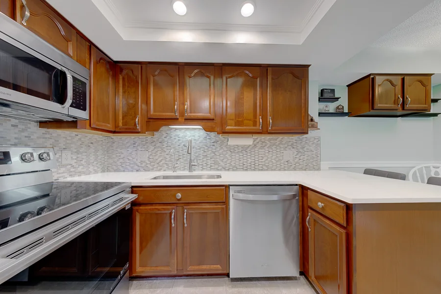 Real estate photography — 19029 us hwy 19 n #26-204, Clearwater, FL, 33764 | 4D Productions