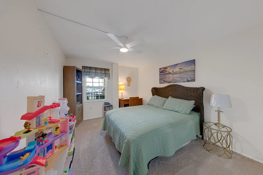 Real estate photography — 19029 us hwy 19 n #26-204, Clearwater, FL, 33764 | 4D Productions