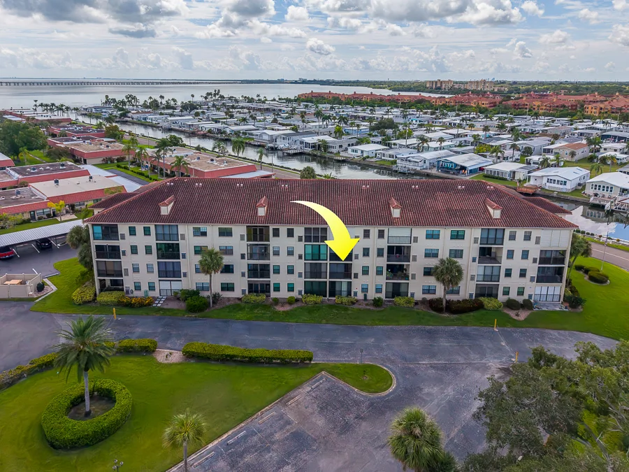 Real estate photography — 19029 us hwy 19 n #26-204, Clearwater, FL, 33764 | 4D Productions