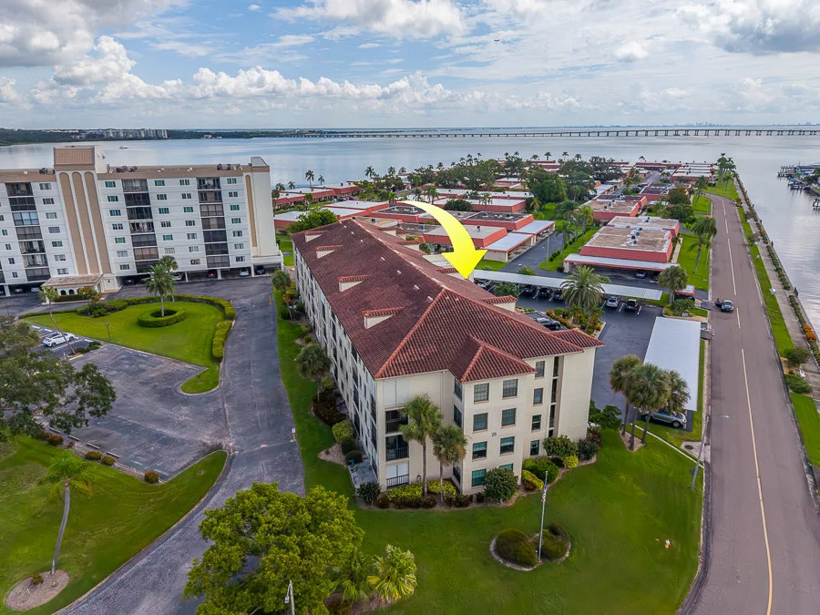Real estate photography — 19029 us hwy 19 n #26-204, Clearwater, FL, 33764 | 4D Productions