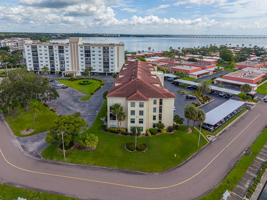 Real estate photography — 19029 us hwy 19 n #26-204, Clearwater, FL, 33764 | 4D Productions
