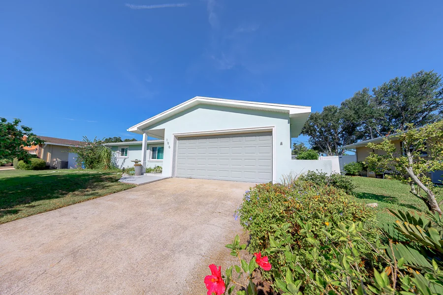 Real estate photography — 196 Overbrook Drive, Largo, Florida, 33770 | 4D Productions