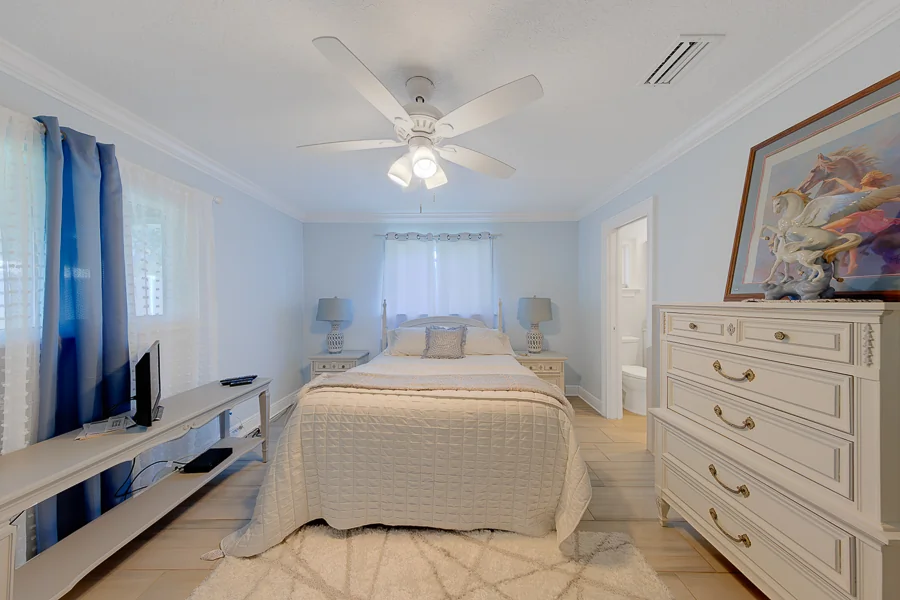 Real estate photography — 196 Overbrook Drive, Largo, Florida, 33770 | 4D Productions