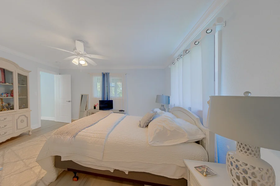 Real estate photography — 196 Overbrook Drive, Largo, Florida, 33770 | 4D Productions