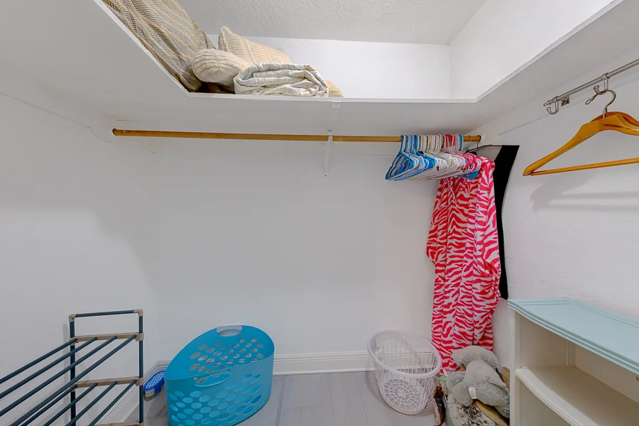 Real estate photography — 196 Overbrook Drive, Largo, Florida, 33770 | 4D Productions