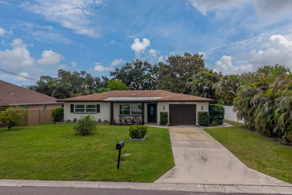 Real estate photography — 3042 Kapok Kove Drive, Clearwater, Florida, 33759 | 4D Productions