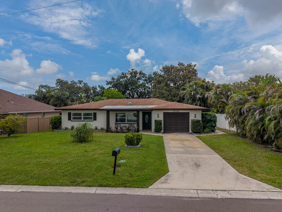 Real estate photography — 3042 Kapok Kove Drive, Clearwater, Florida, 33759 | 4D Productions