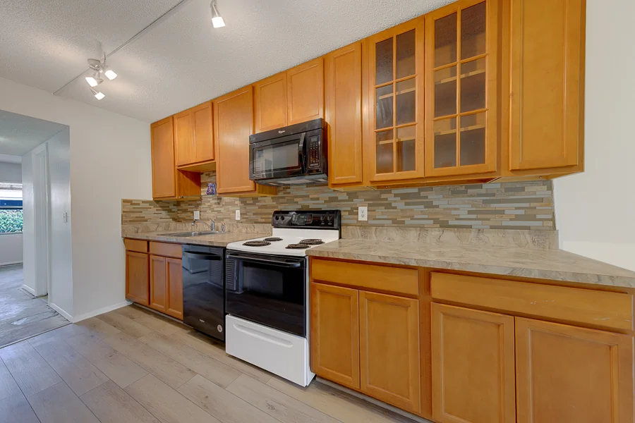 Real estate photography — 5090 Bay Street Northeast, St. Petersburg, Florida, 33703 | 4D Productions