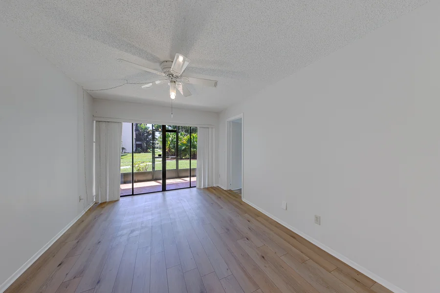 Real estate photography — 5090 Bay Street Northeast, St. Petersburg, Florida, 33703 | 4D Productions