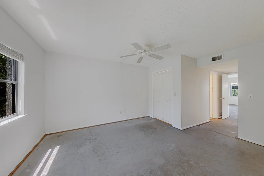 Real estate photography — 5090 Bay Street Northeast, St. Petersburg, Florida, 33703 | 4D Productions