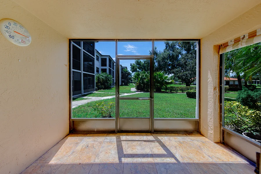 Real estate photography — 5090 Bay Street Northeast, St. Petersburg, Florida, 33703 | 4D Productions
