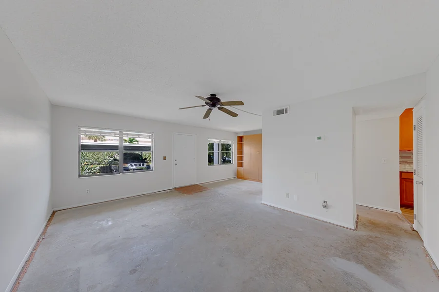 Real estate photography — 5090 Bay Street Northeast, St. Petersburg, Florida, 33703 | 4D Productions