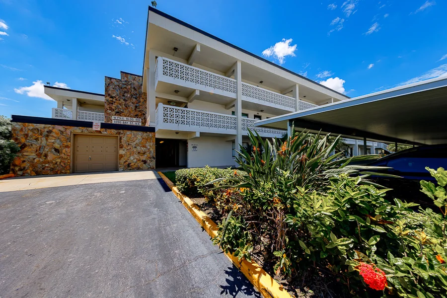 Real estate photography — 5090 Bay Street Northeast, St. Petersburg, Florida, 33703 | 4D Productions