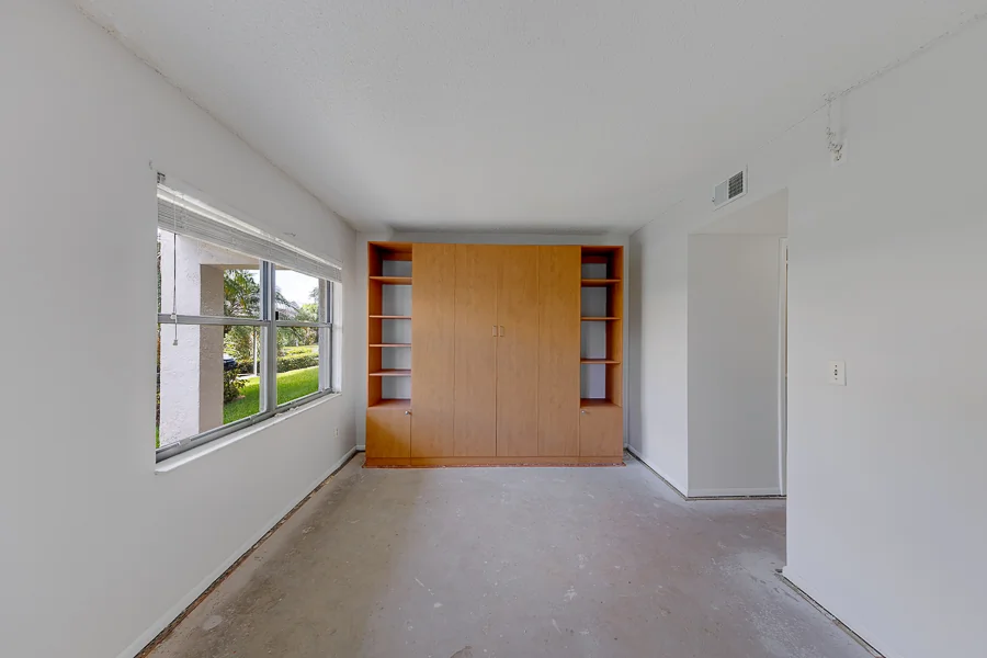 Real estate photography — 5090 Bay Street Northeast, St. Petersburg, Florida, 33703 | 4D Productions