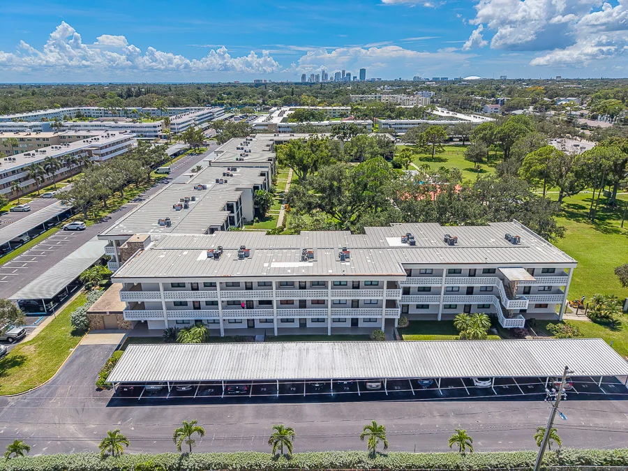 Real estate photography — 5090 Bay Street Northeast, St. Petersburg, Florida, 33703 | 4D Productions