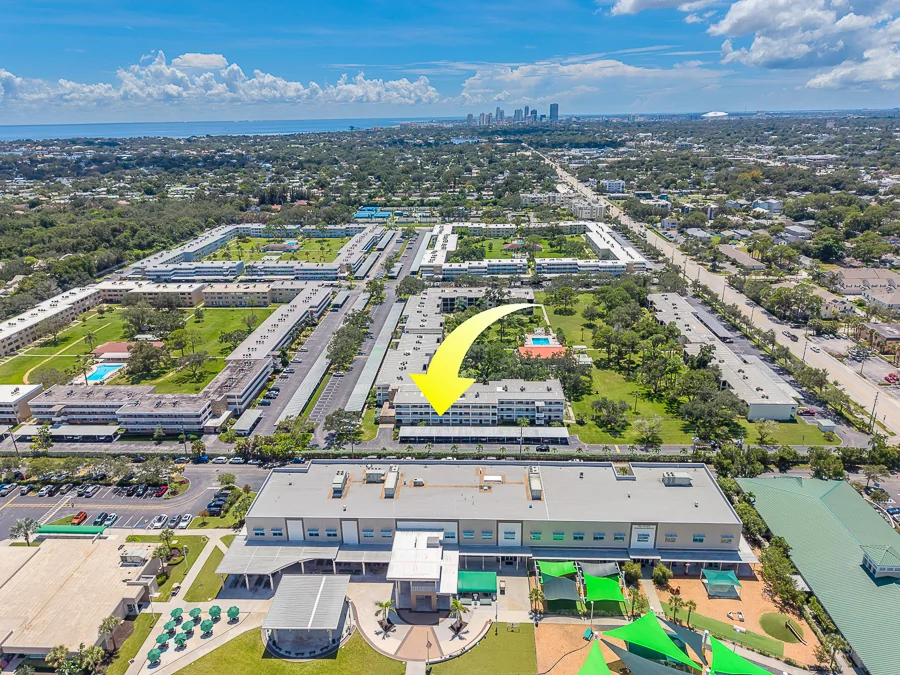 Real estate photography — 5090 Bay Street Northeast, St. Petersburg, Florida, 33703 | 4D Productions