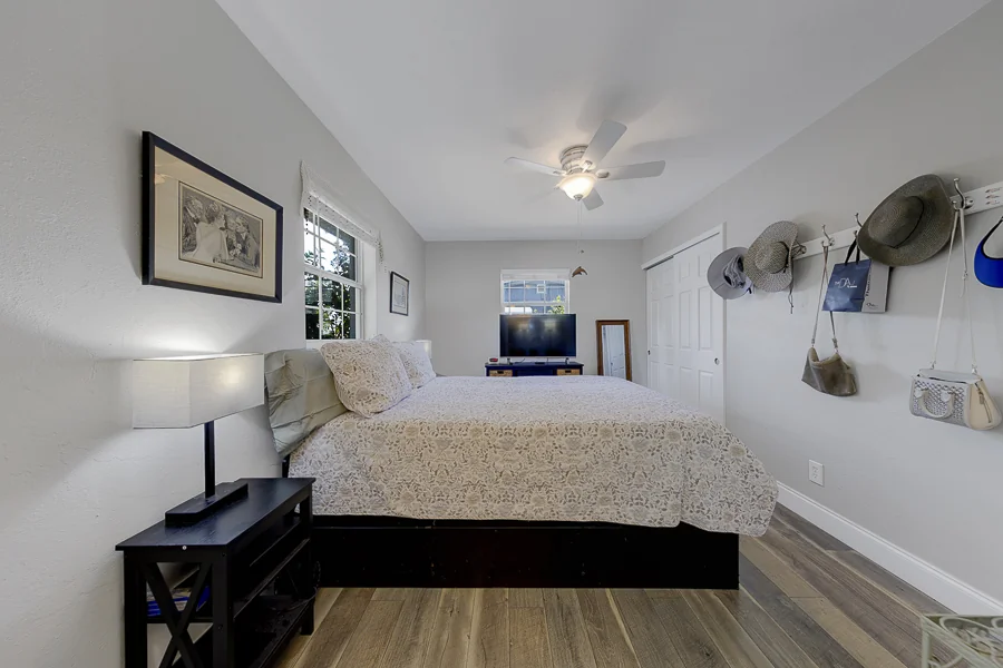 Real estate photography — 512 61st Street South, St. Petersburg, Florida, 33707 | 4D Productions