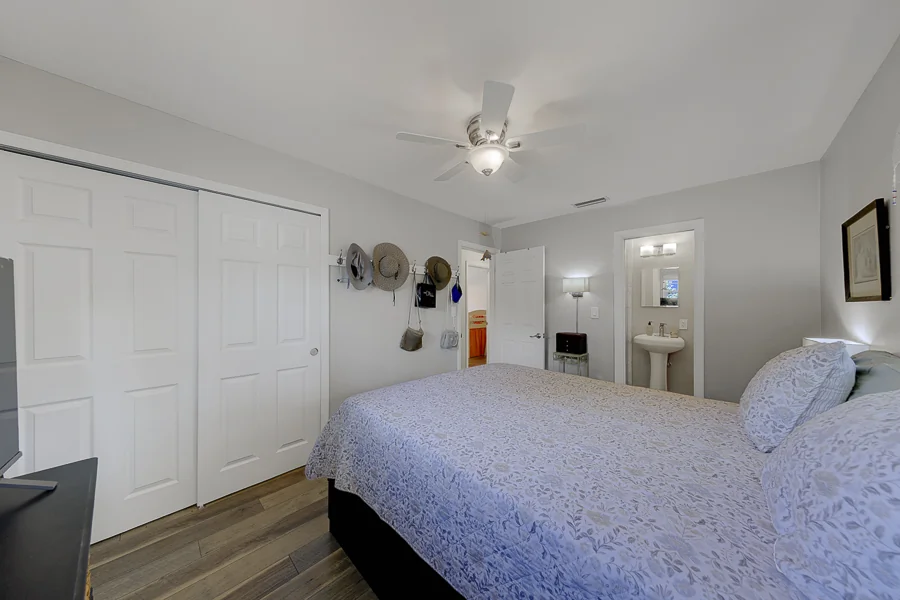 Real estate photography — 512 61st Street South, St. Petersburg, Florida, 33707 | 4D Productions