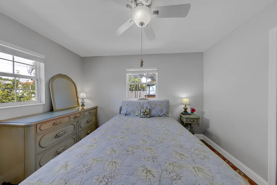 Real estate photography — 512 61st Street South, St. Petersburg, Florida, 33707 | 4D Productions