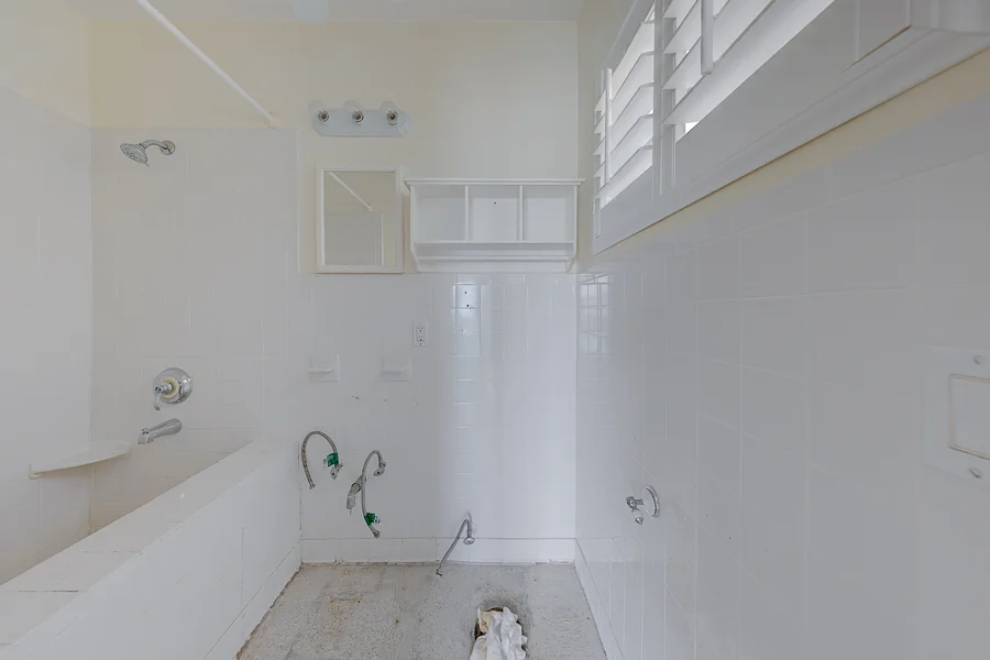 Real estate photography — 814 Bay Point Drive, Madeira Beach, Florida, 33708 | 4D Productions